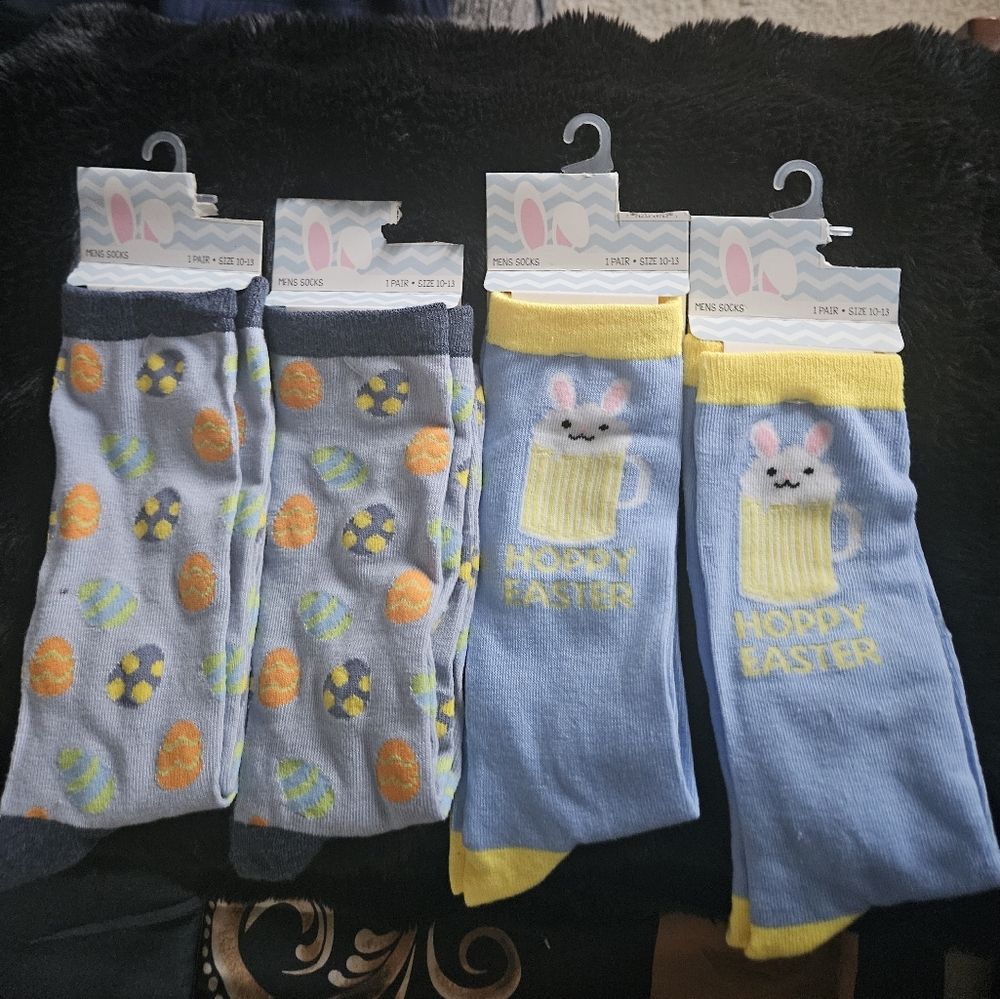 4 pair Mens Easter Socks.